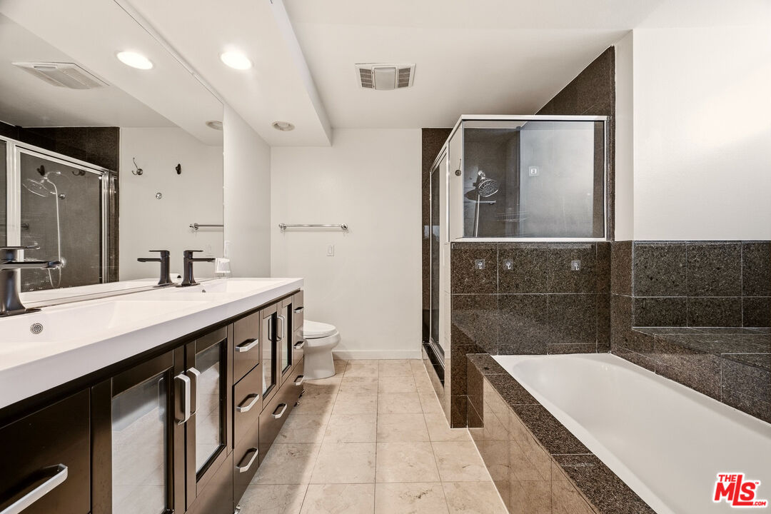 1222 S Westgate Ave Unit: 104