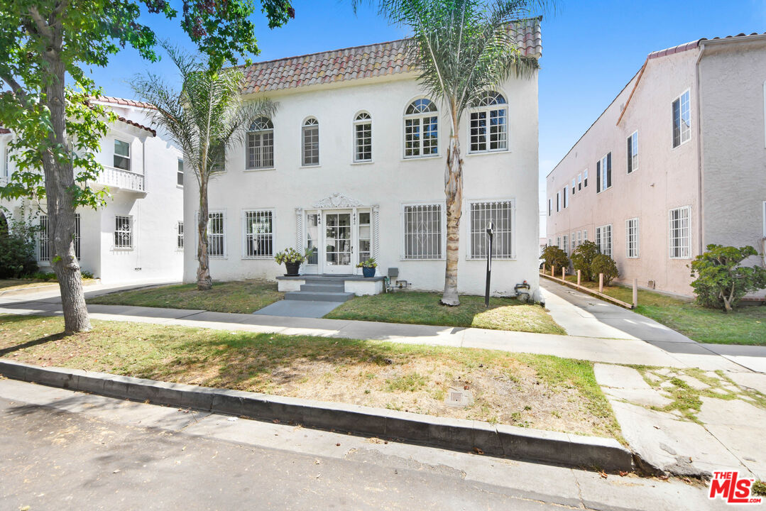 442 N Orange Grove AVE