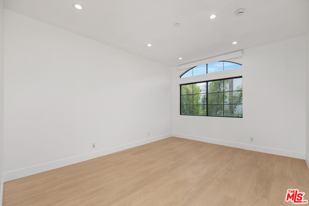 200 N Swall Dr Unit: 9