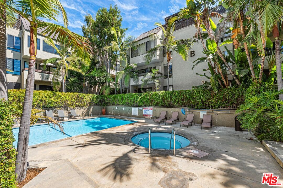 950 N Kings Rd Unit: 108
