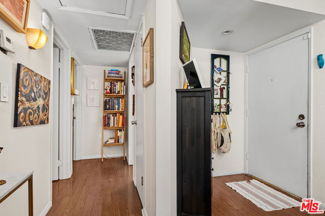 950 N Kings Rd Unit: 108