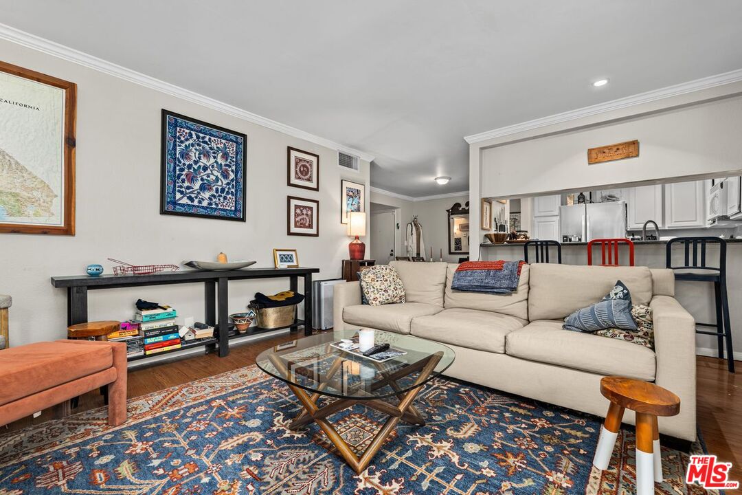 950 N Kings Rd Unit: 108