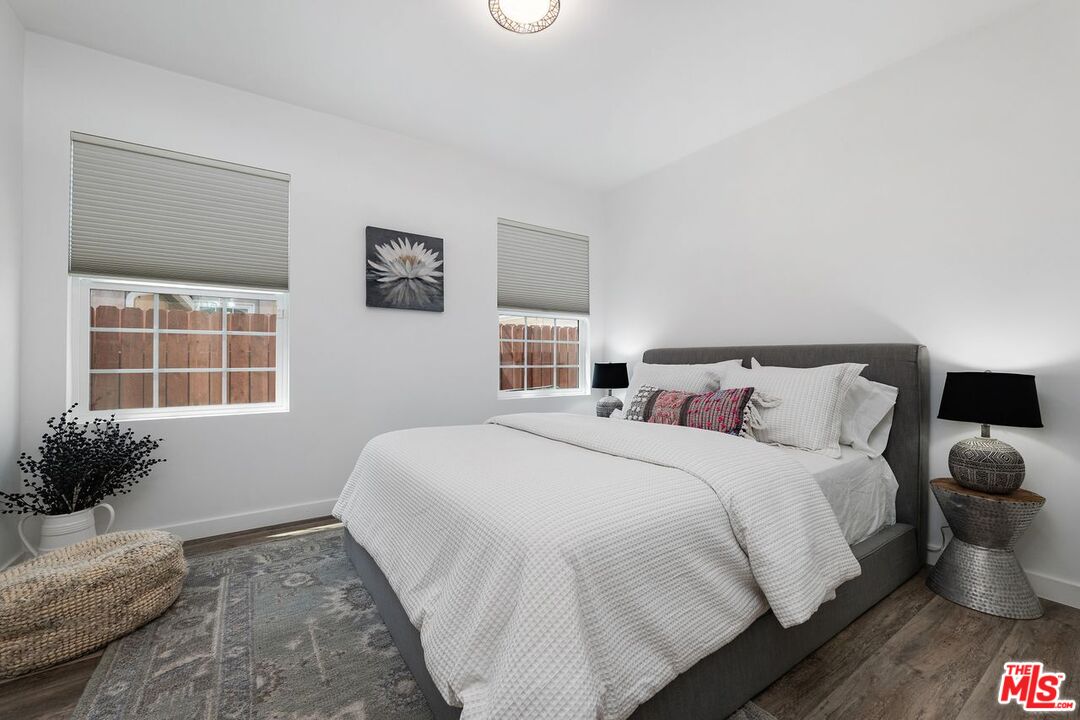 7253 Yolanda Ave