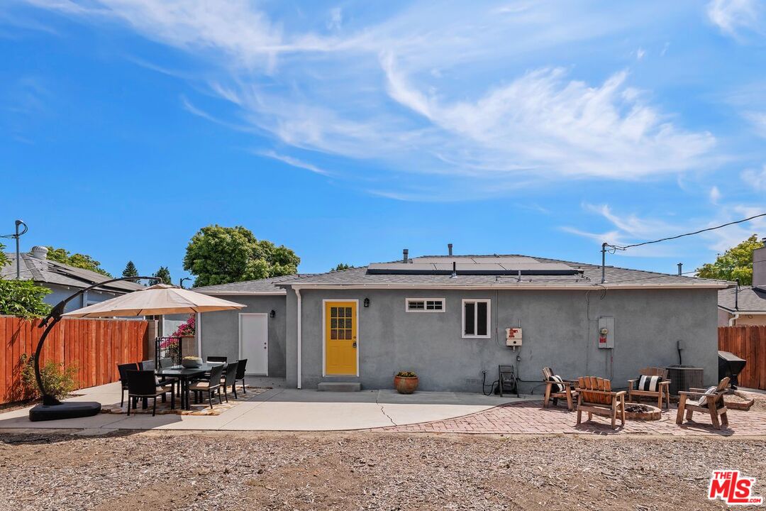 7253 Yolanda Ave