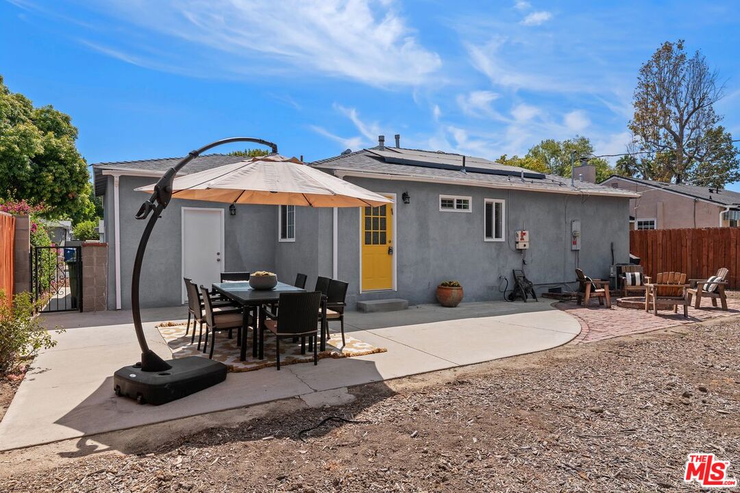 7253 Yolanda Ave
