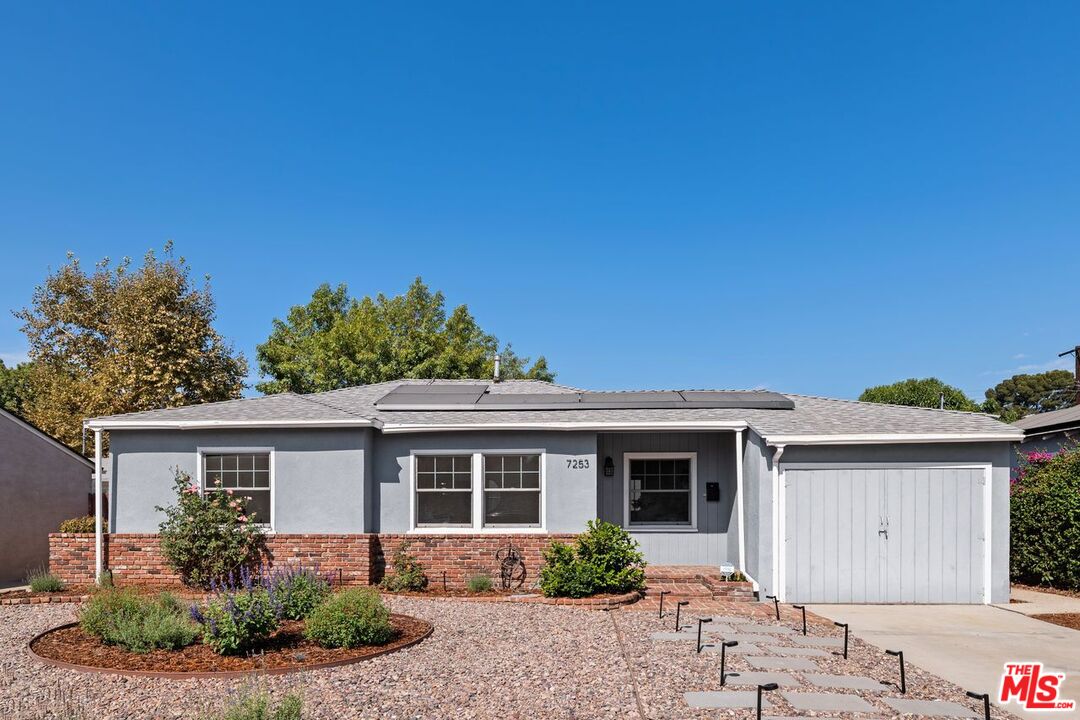7253 Yolanda Ave