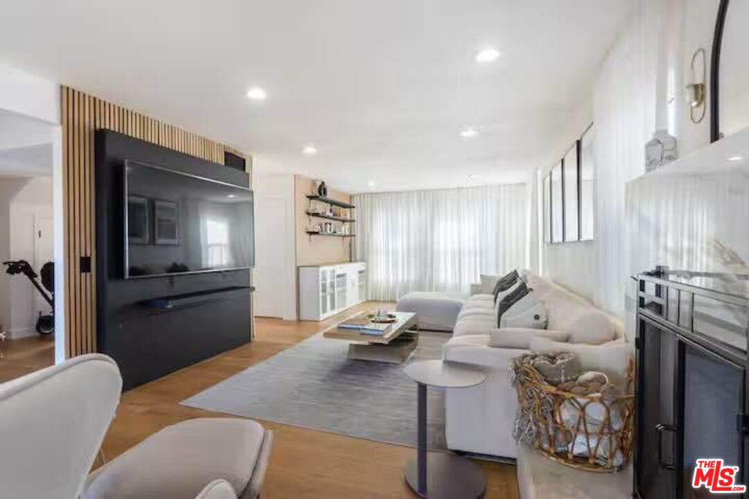 4243 Don Carlos Dr