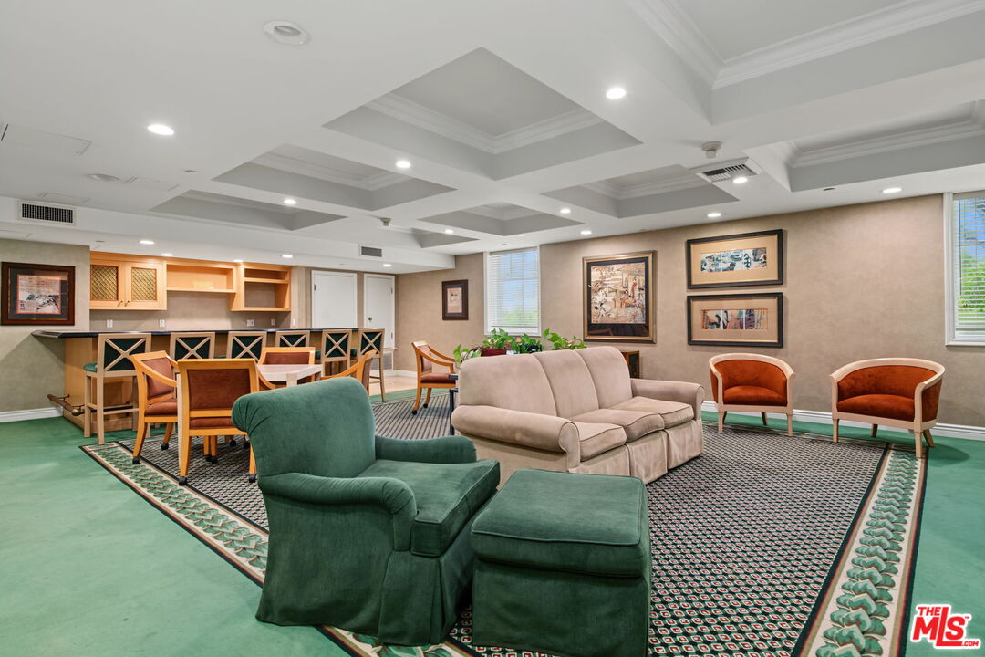 430 N Oakhurst Dr Unit: PH406