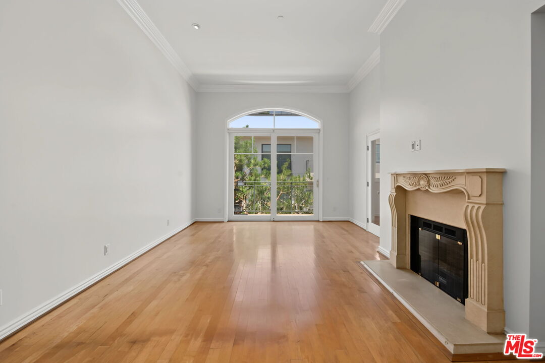 430 N Oakhurst Dr Unit: PH406