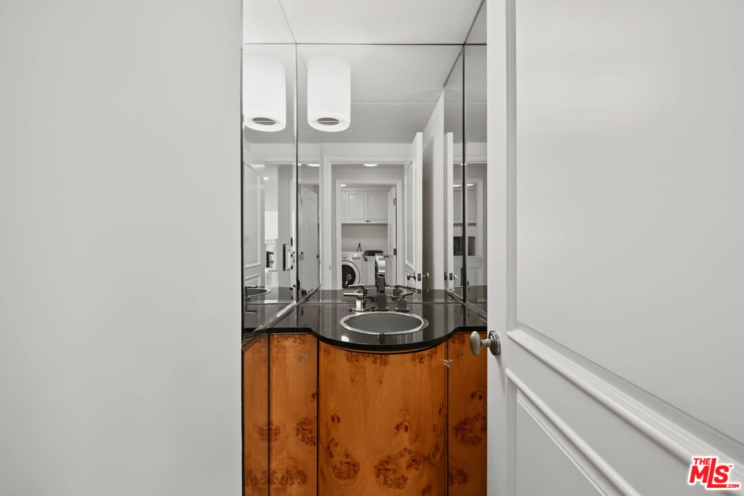 430 N Oakhurst Dr Unit: PH406
