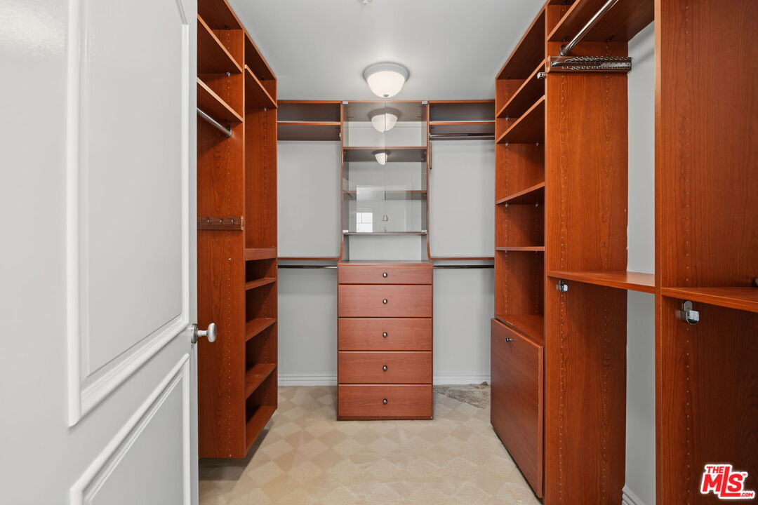 430 N Oakhurst Dr Unit: PH406