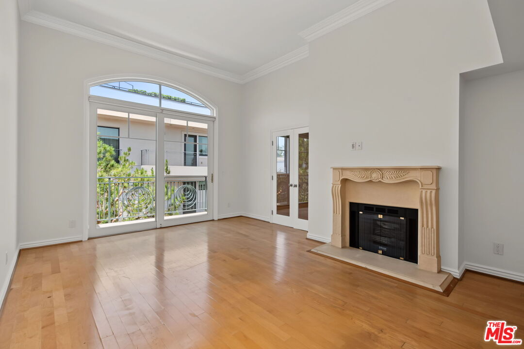 430 N Oakhurst Dr Unit: PH406
