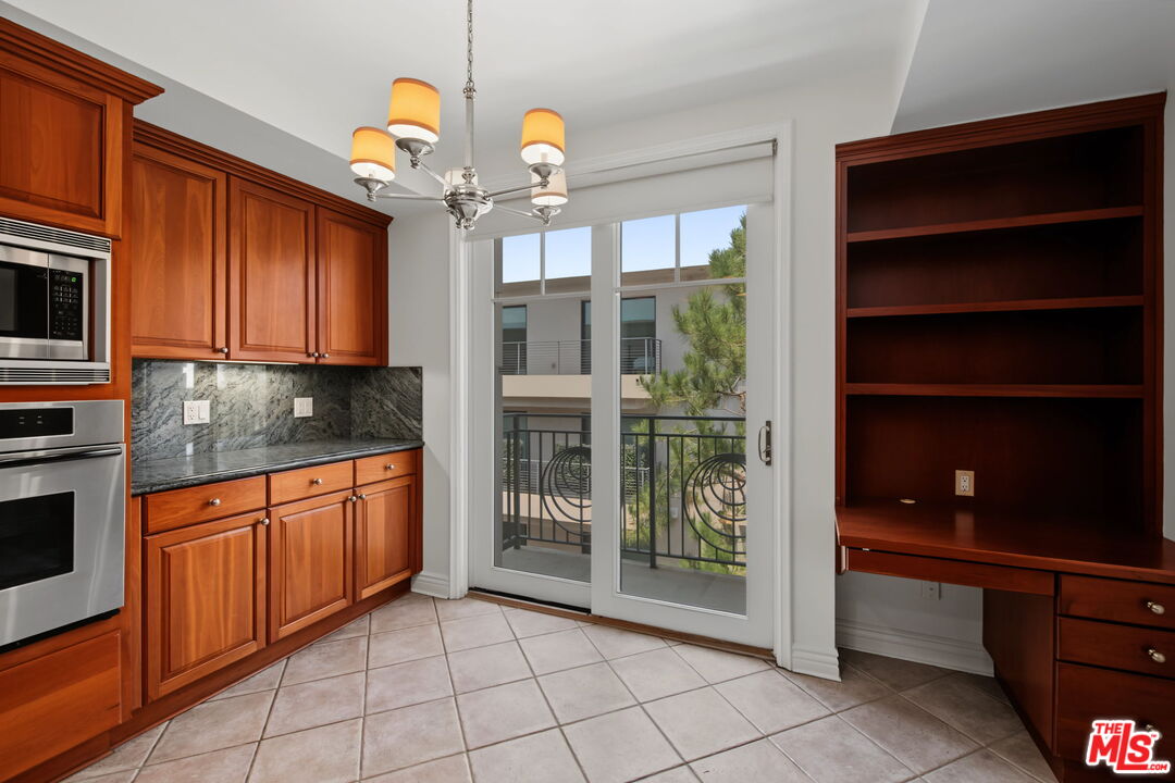 430 N Oakhurst Dr Unit: PH406