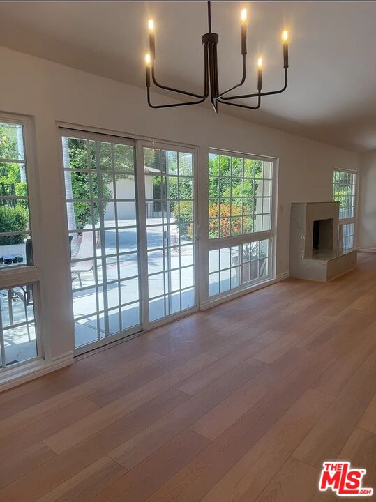 2431 Burbank Blvd