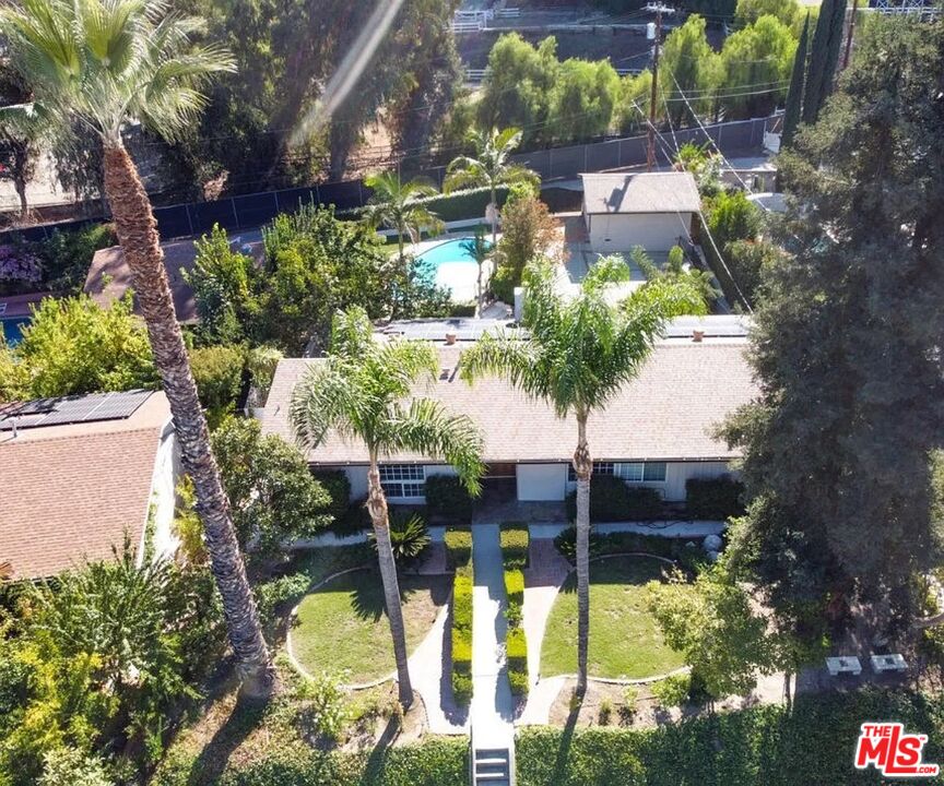 2431 Burbank Blvd