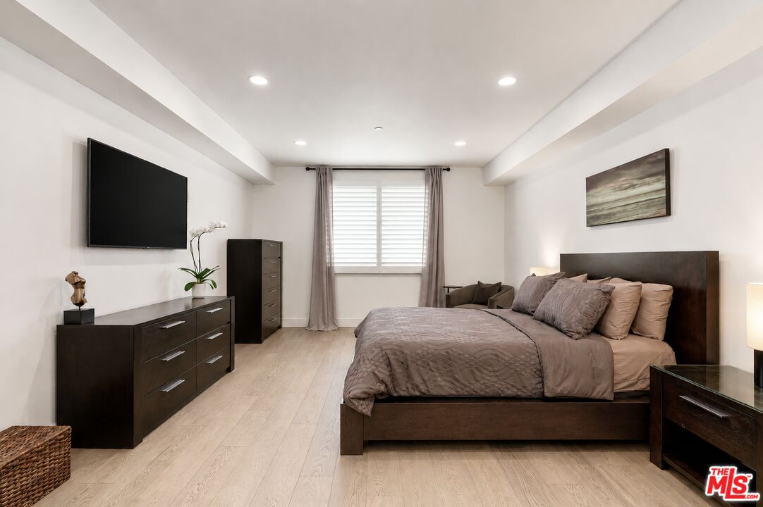 1304 Roxbury Dr Unit: 202