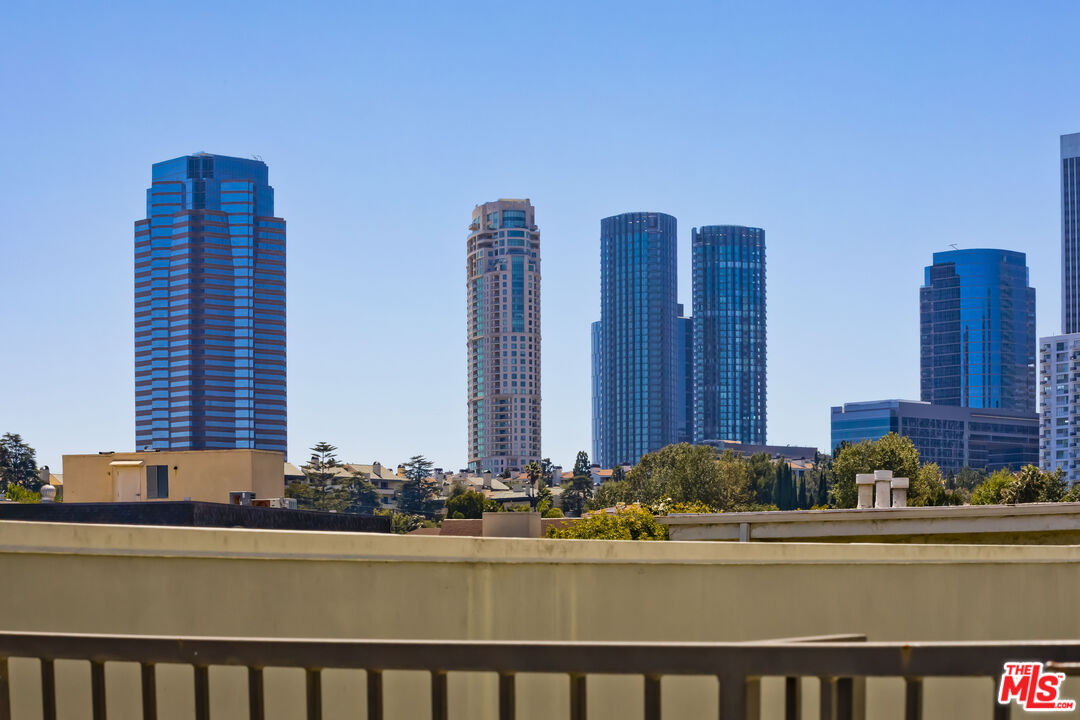 1304 Roxbury Dr Unit: 202