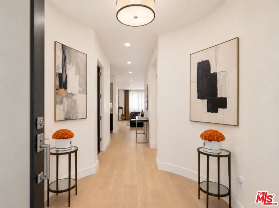 1304 Roxbury Dr Unit: 202