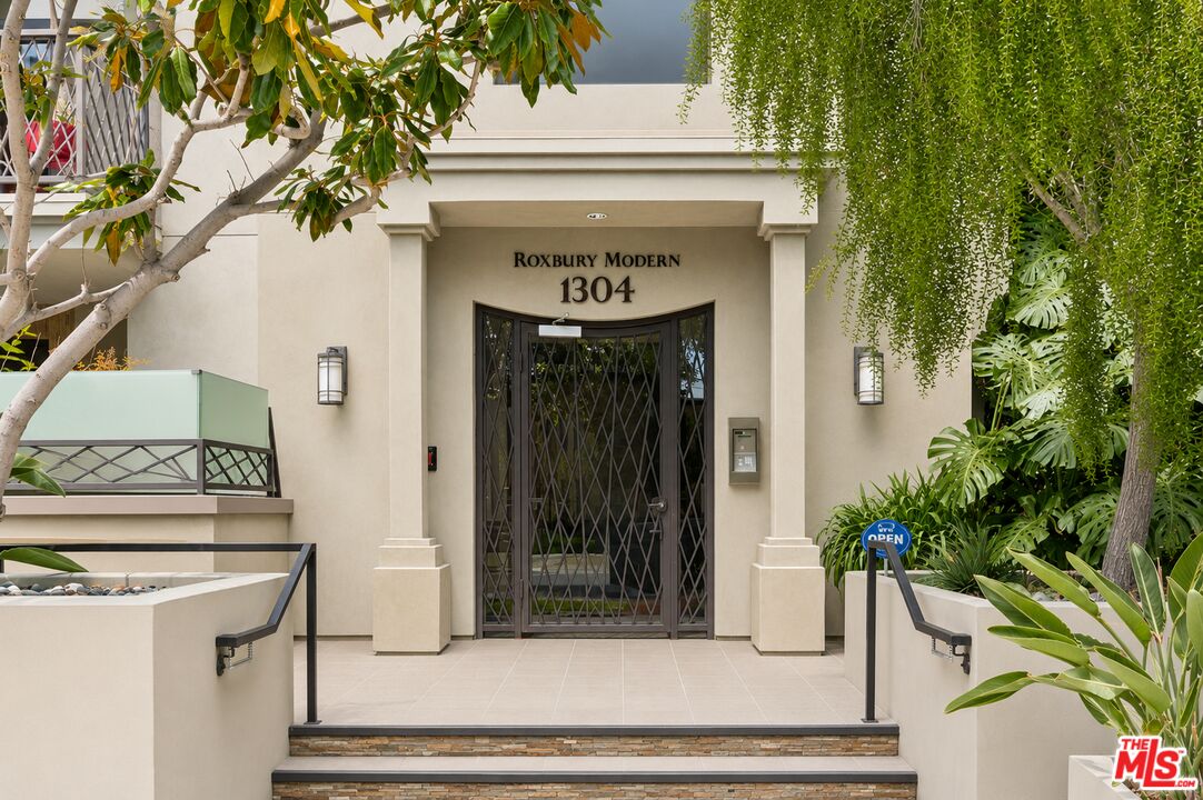 1304 Roxbury Dr Unit: 202