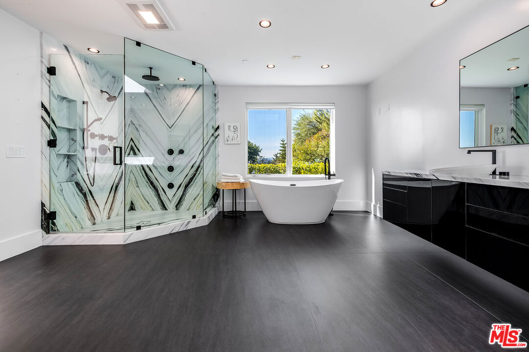 580 Chalette Dr