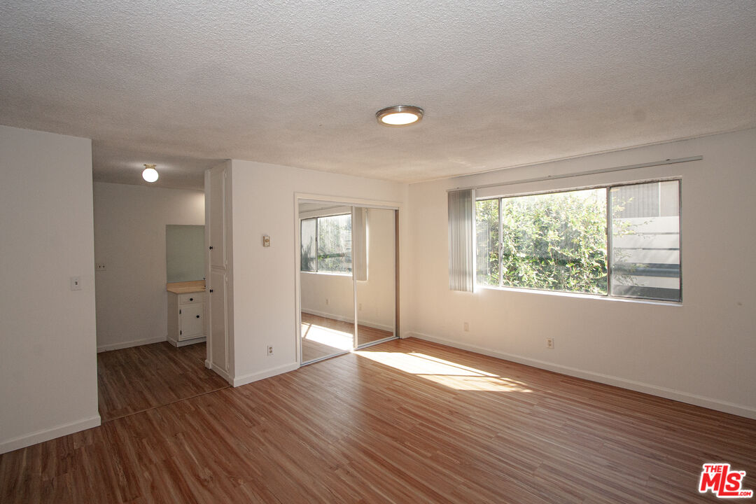 11515 Ohio Ave Unit: 3