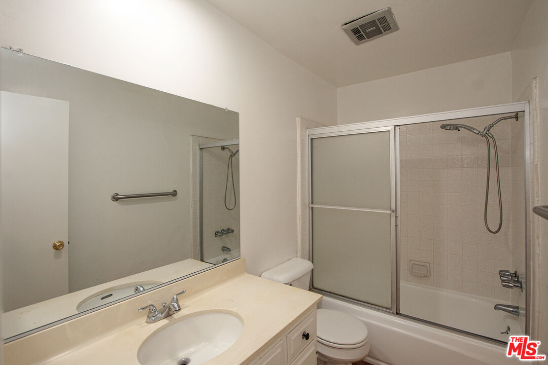 11515 Ohio Ave Unit: 3