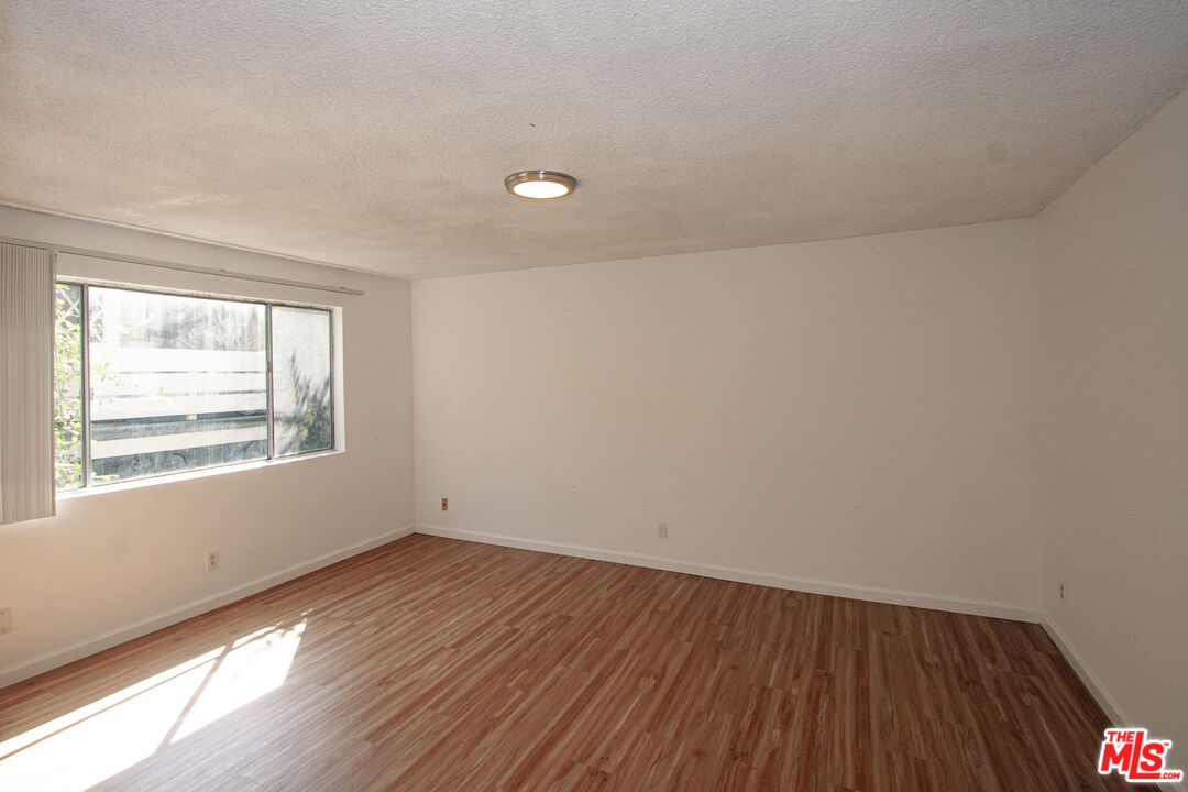 11515 Ohio Ave Unit: 3