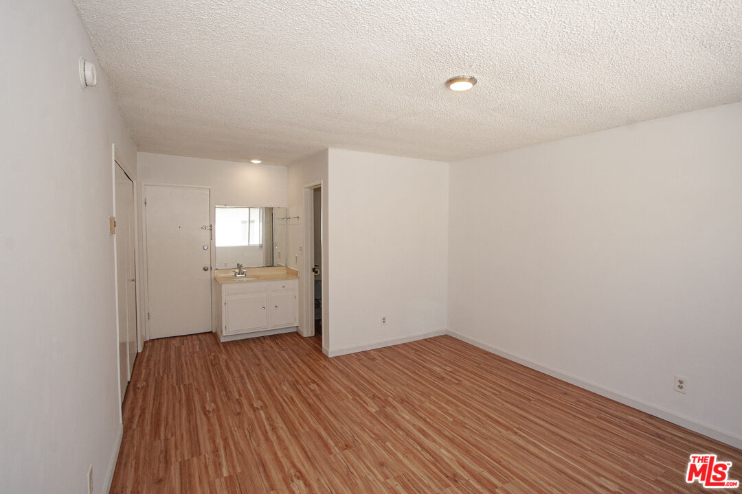 11515 Ohio Ave Unit: 5A