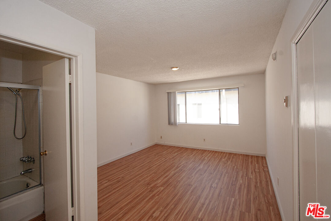 11515 Ohio Ave Unit: 5A