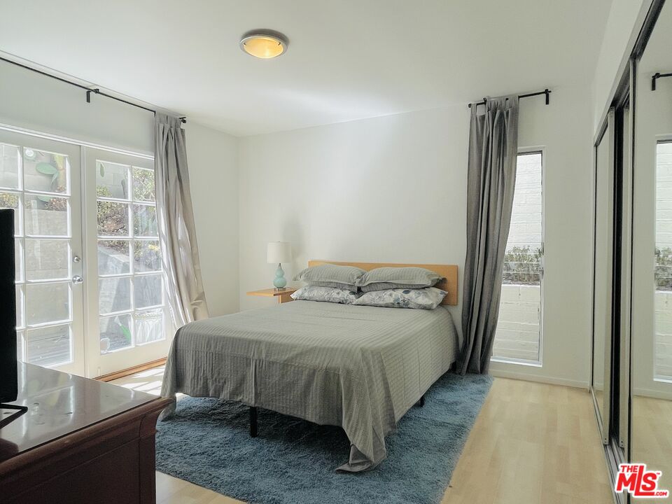 1145 Larrabee St Unit: 3