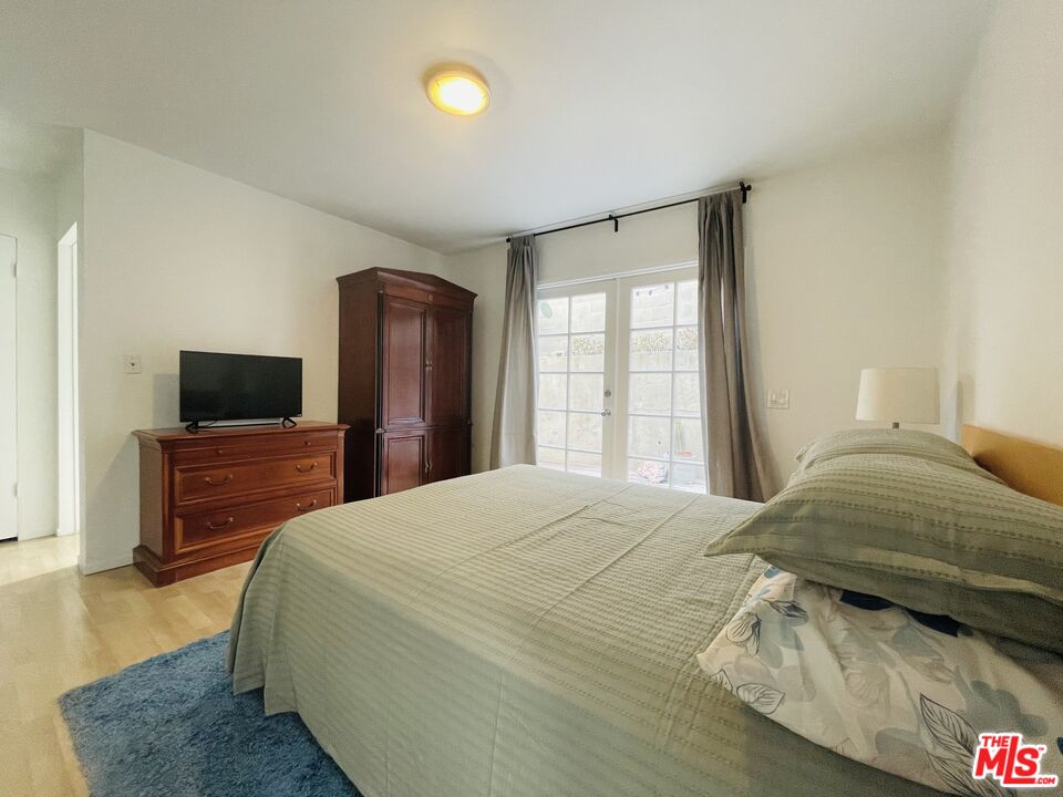 1145 Larrabee St Unit: 3