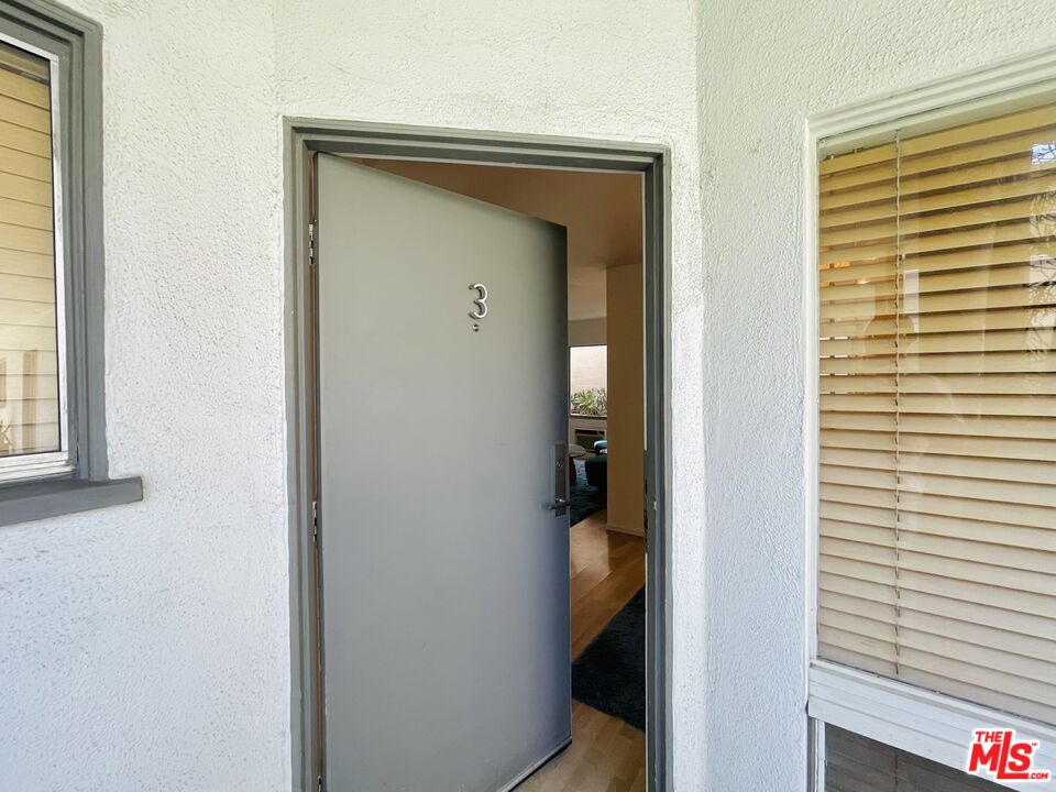1145 Larrabee St Unit: 3