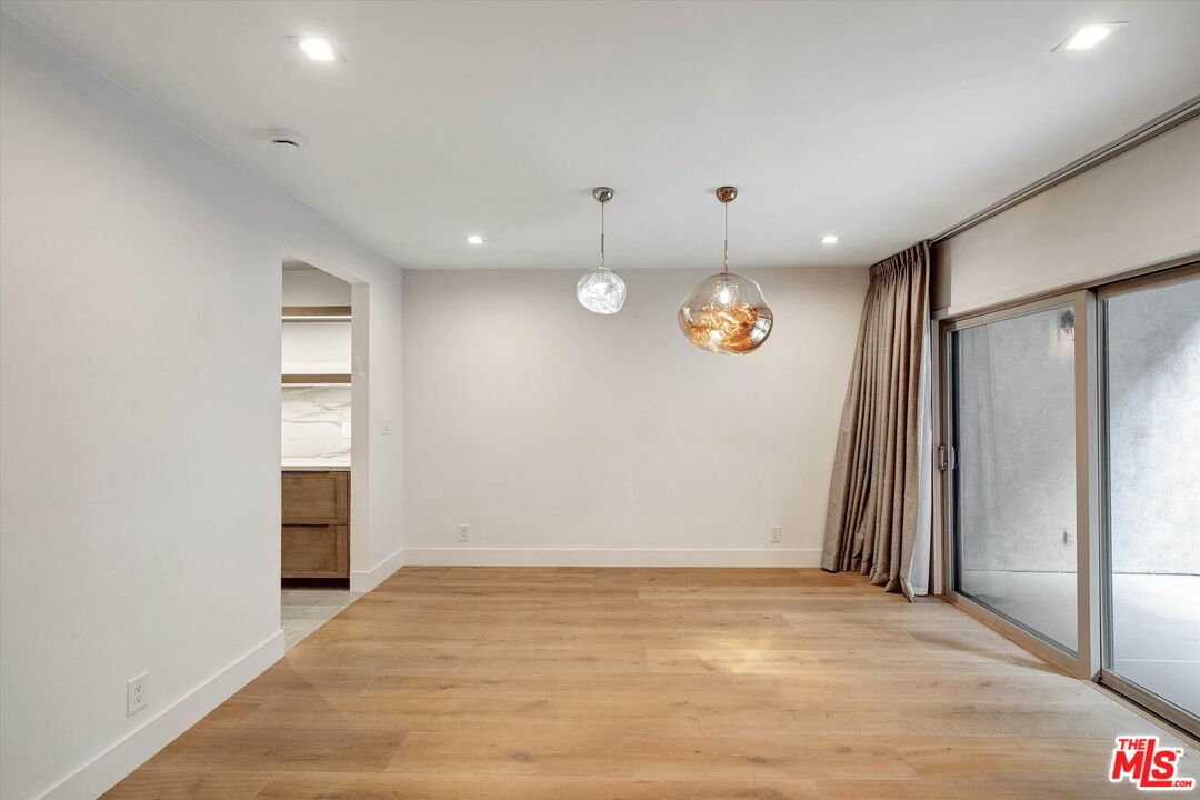 439 N Doheny Dr Unit: 204