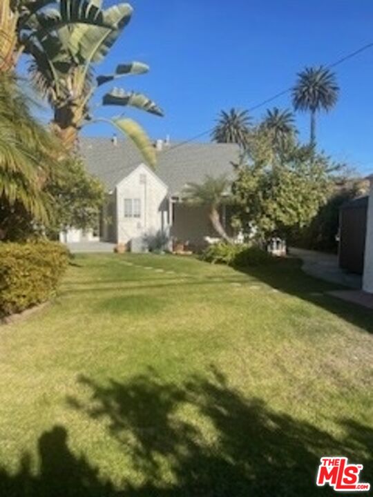 2311 Malcolm Ave