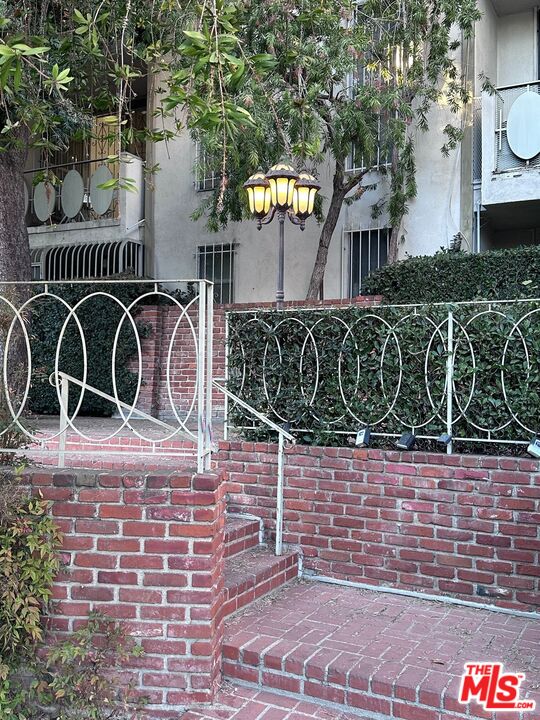 4255 W 5th St Unit: 209