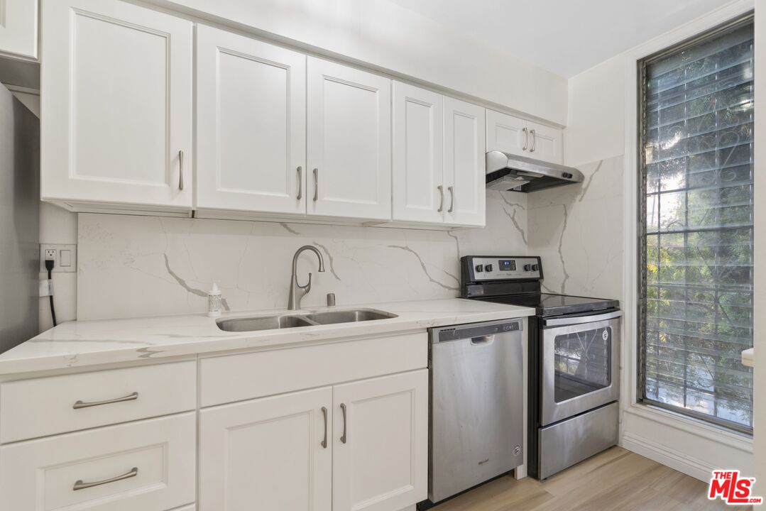 4255 W 5th St Unit: 209