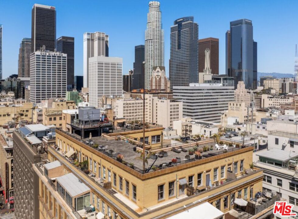 215 W 7th St Unit: 803