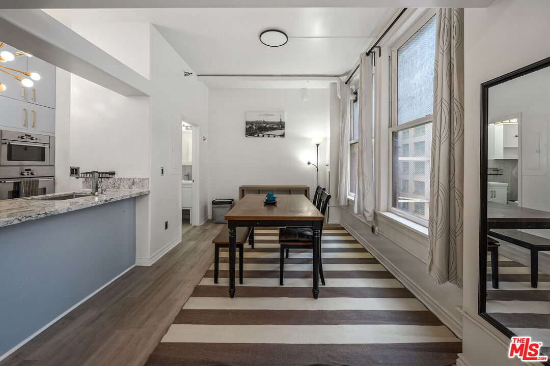 215 W 7th St Unit: 803