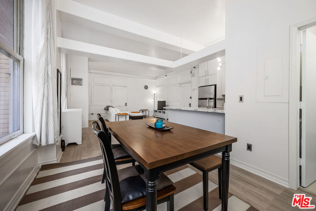 215 W 7th St Unit: 803