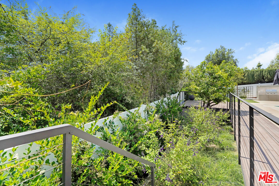 2383 Panorama Ter