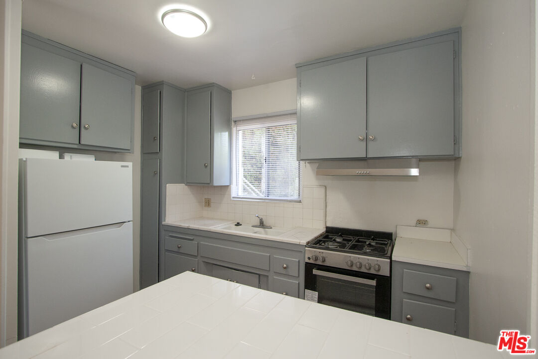 11521 Rochester Ave Unit: 1