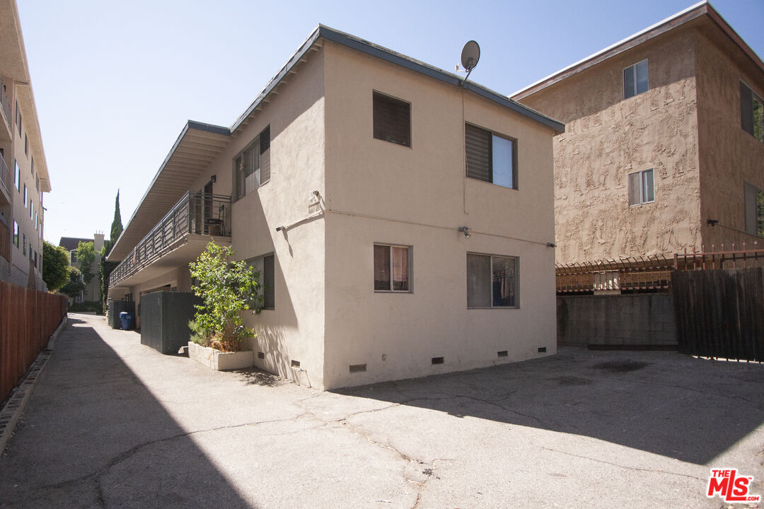 11521 Rochester Ave Unit: 1