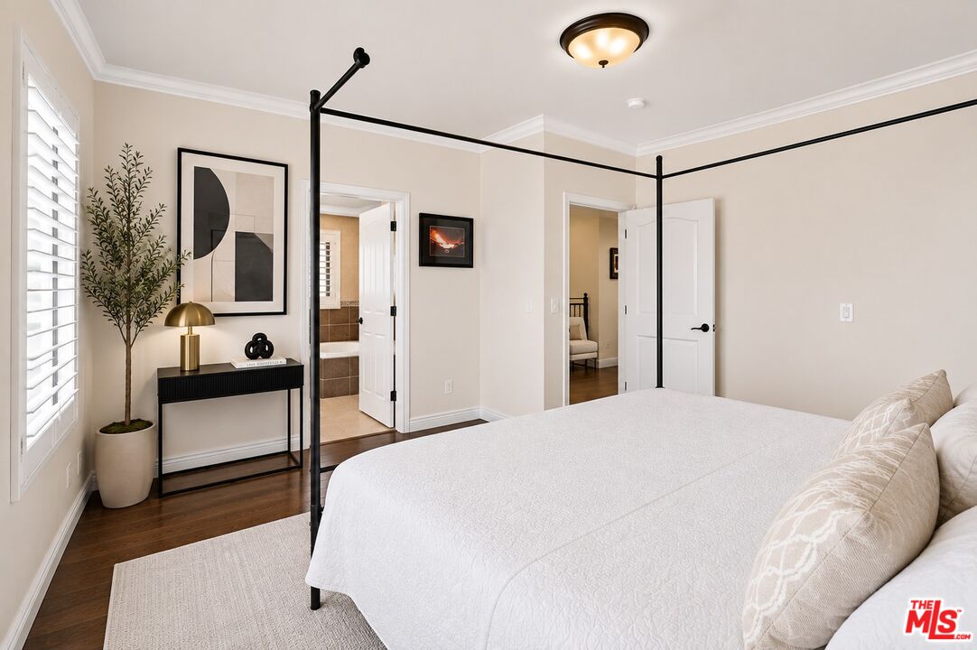 1050 N Edinburgh Ave Unit: 103