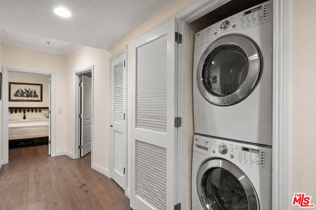 1050 N Edinburgh Ave Unit: 103
