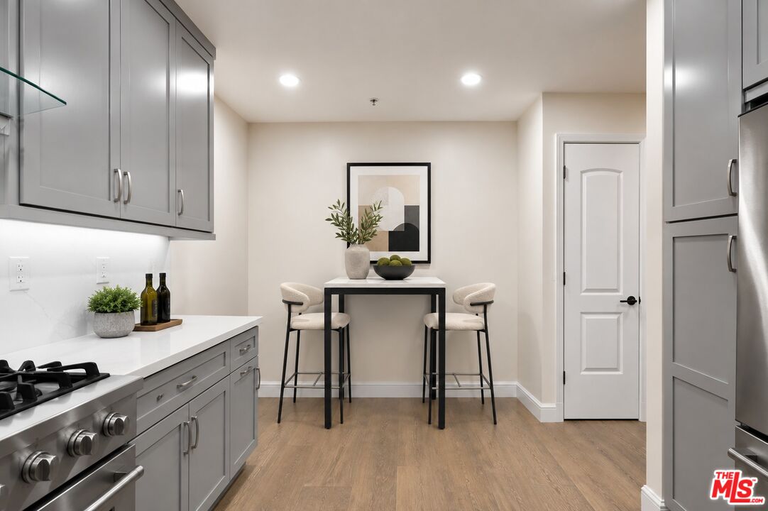 1050 N Edinburgh Ave Unit: 103