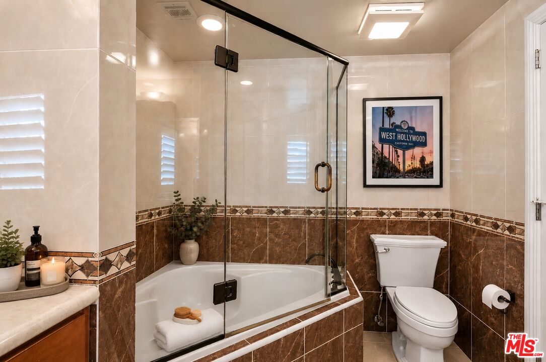 1050 N Edinburgh Ave Unit: 103