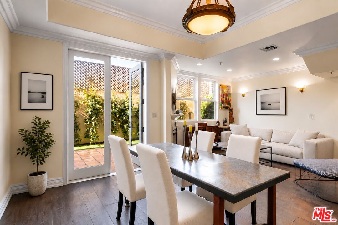 1050 N Edinburgh Ave Unit: 103