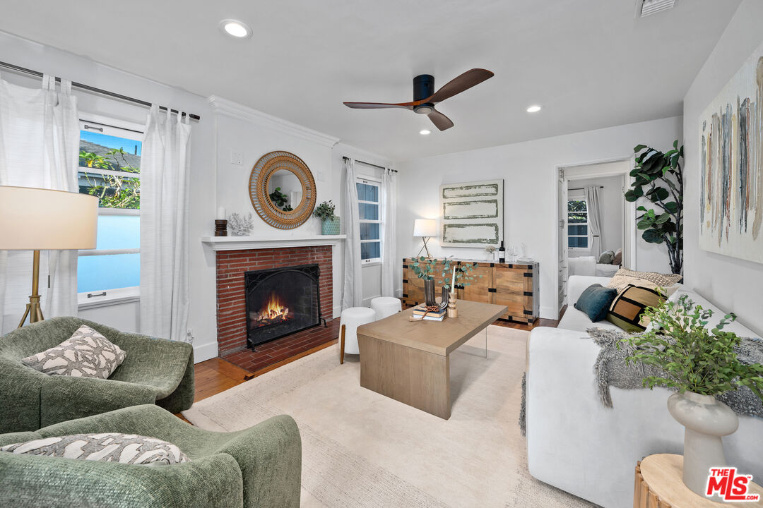 1216 Elm St