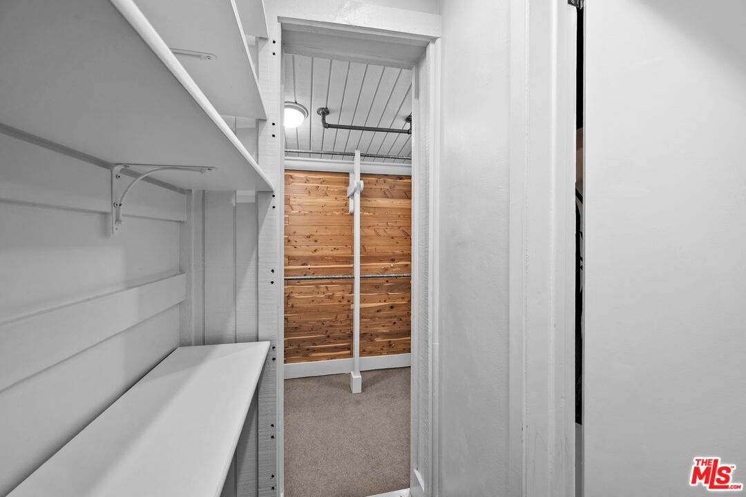 1216 Elm St
