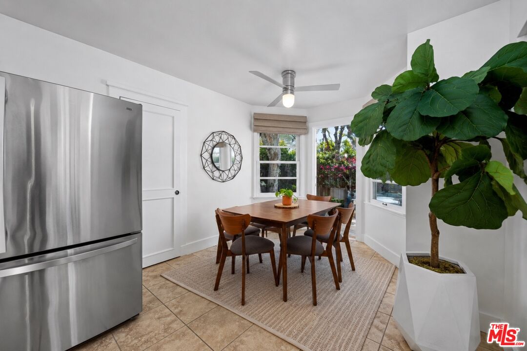 1216 Elm St